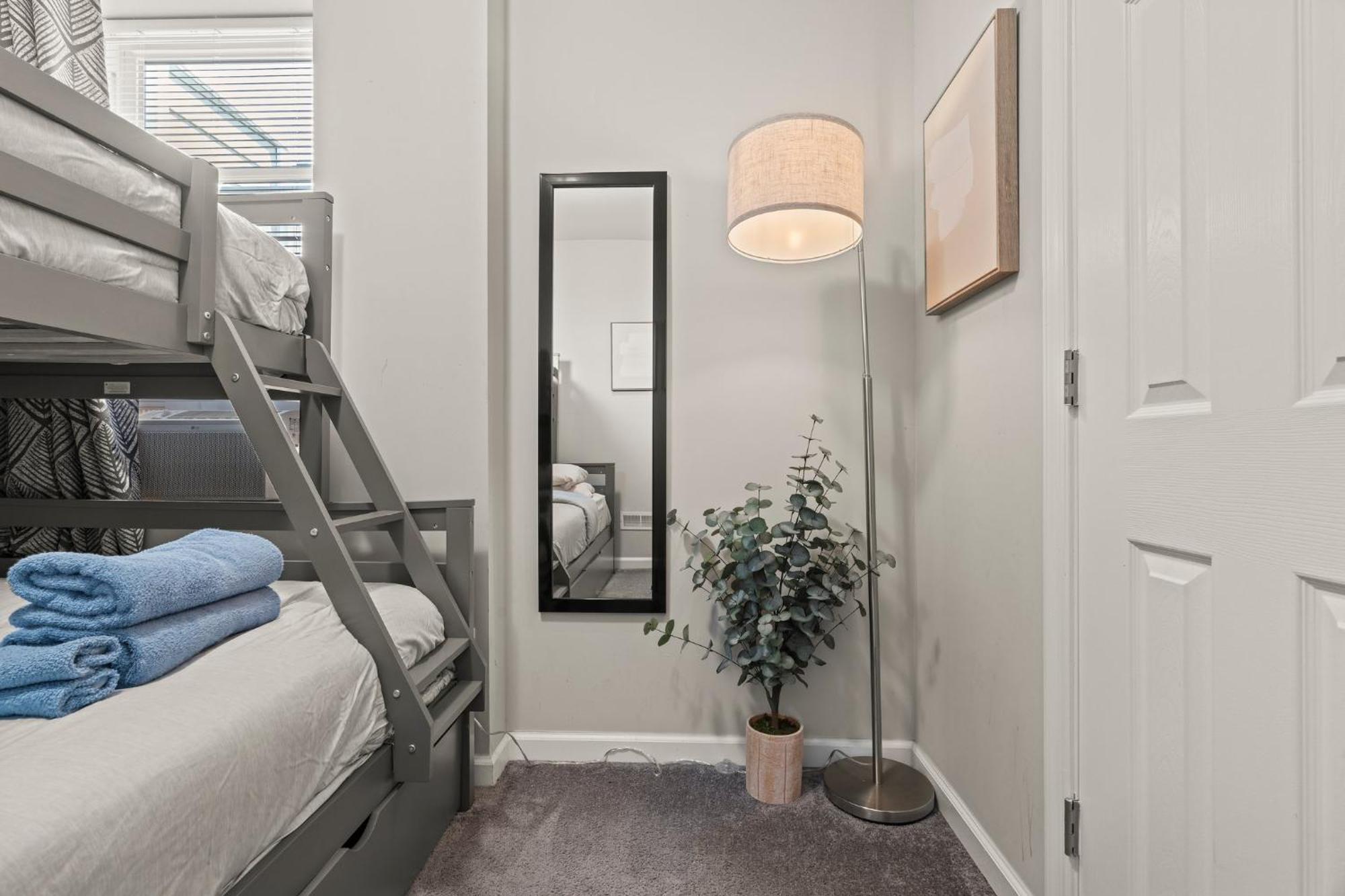 Uptown Gem! A Family Home Free Early Check-In! Филаделфия Екстериор снимка